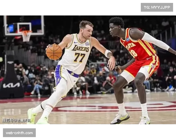 东契奇率湖人客战黄蜂，里夫斯复出助阵避免连败